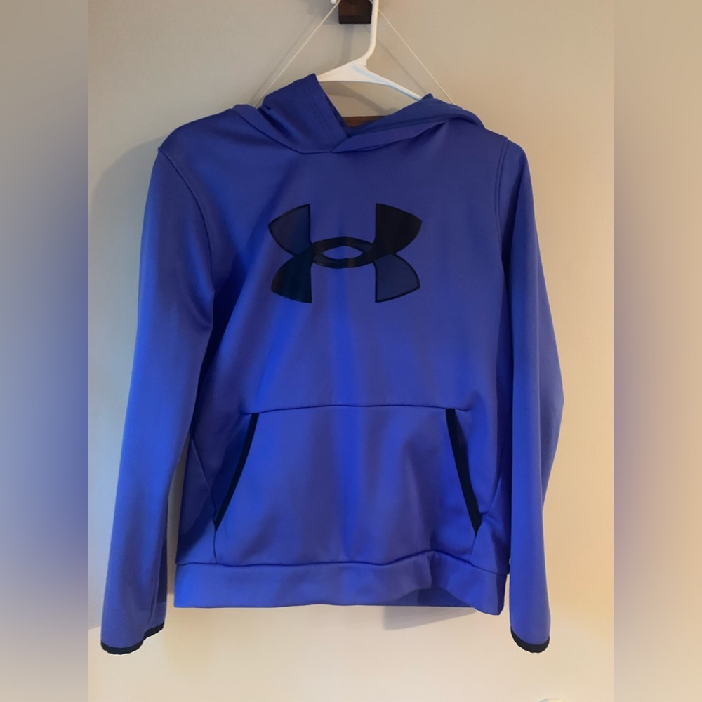 Boys Under Armour hooded sweatshirt.